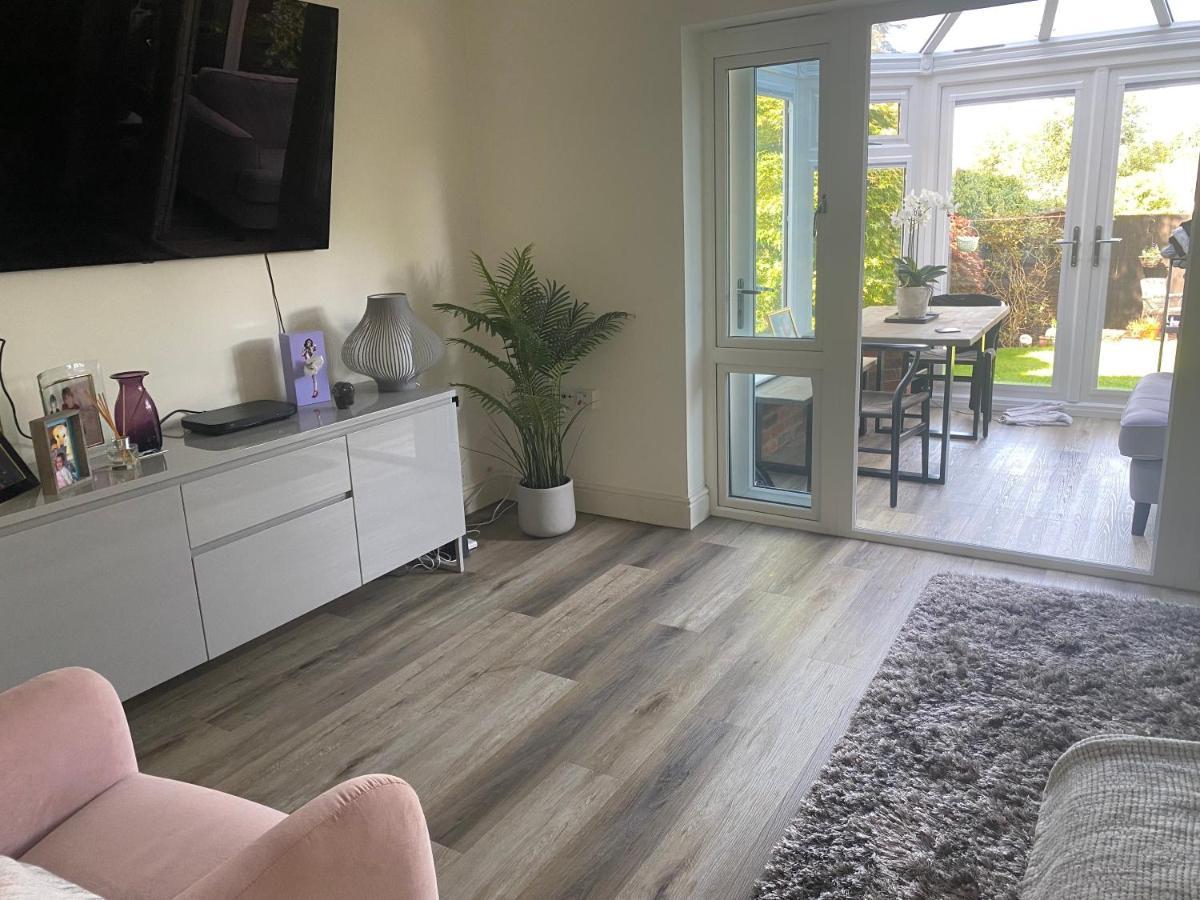 Princes Risborough, Buckinghamshire, Comfortable Double Room, Quiet And Location Homestay